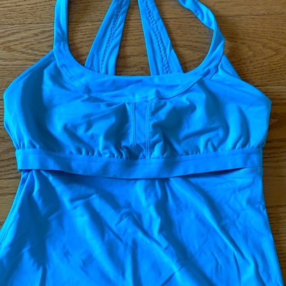 Lululemon active wear top - Picture 4 of 4